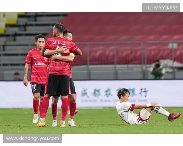 深入分析成都足球队阵地战战术特点与执行策略